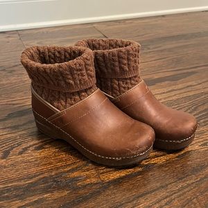 Dansko Chloe pull on boot  size 37